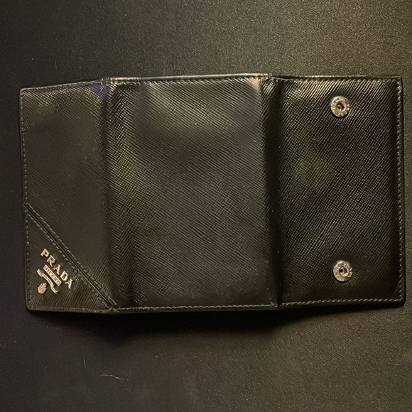 Prada Key Holder Saffiano - Picture 4 of 8